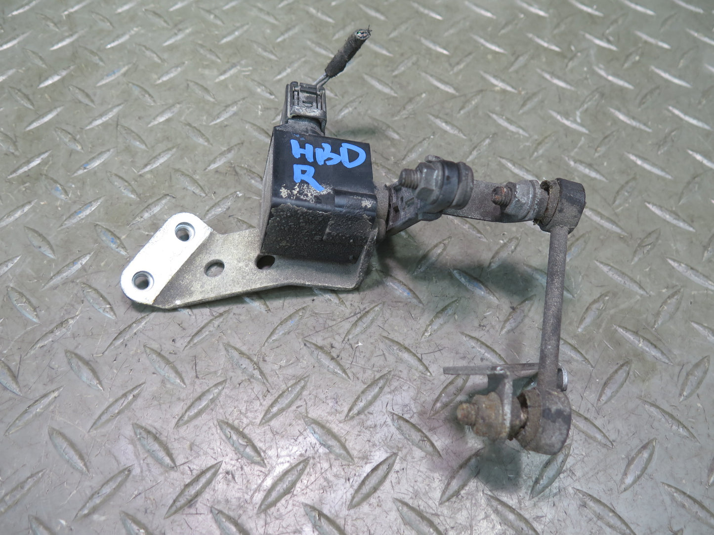 01-06 BMW E46 330Ci Rear Right Suspension Height Level Sensor 1093698 OEM
