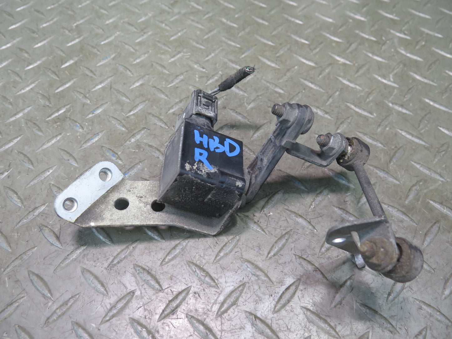 01-06 BMW E46 330Ci Rear Right Suspension Height Level Sensor 1093698 OEM