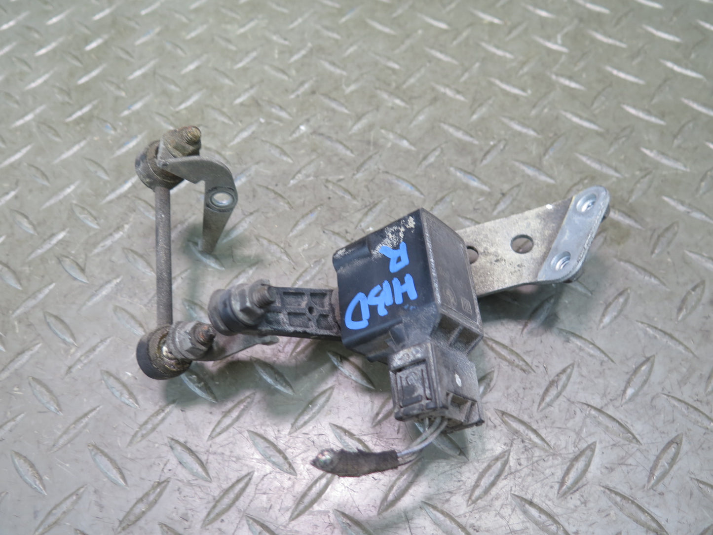 01-06 BMW E46 330Ci Rear Right Suspension Height Level Sensor 1093698 OEM