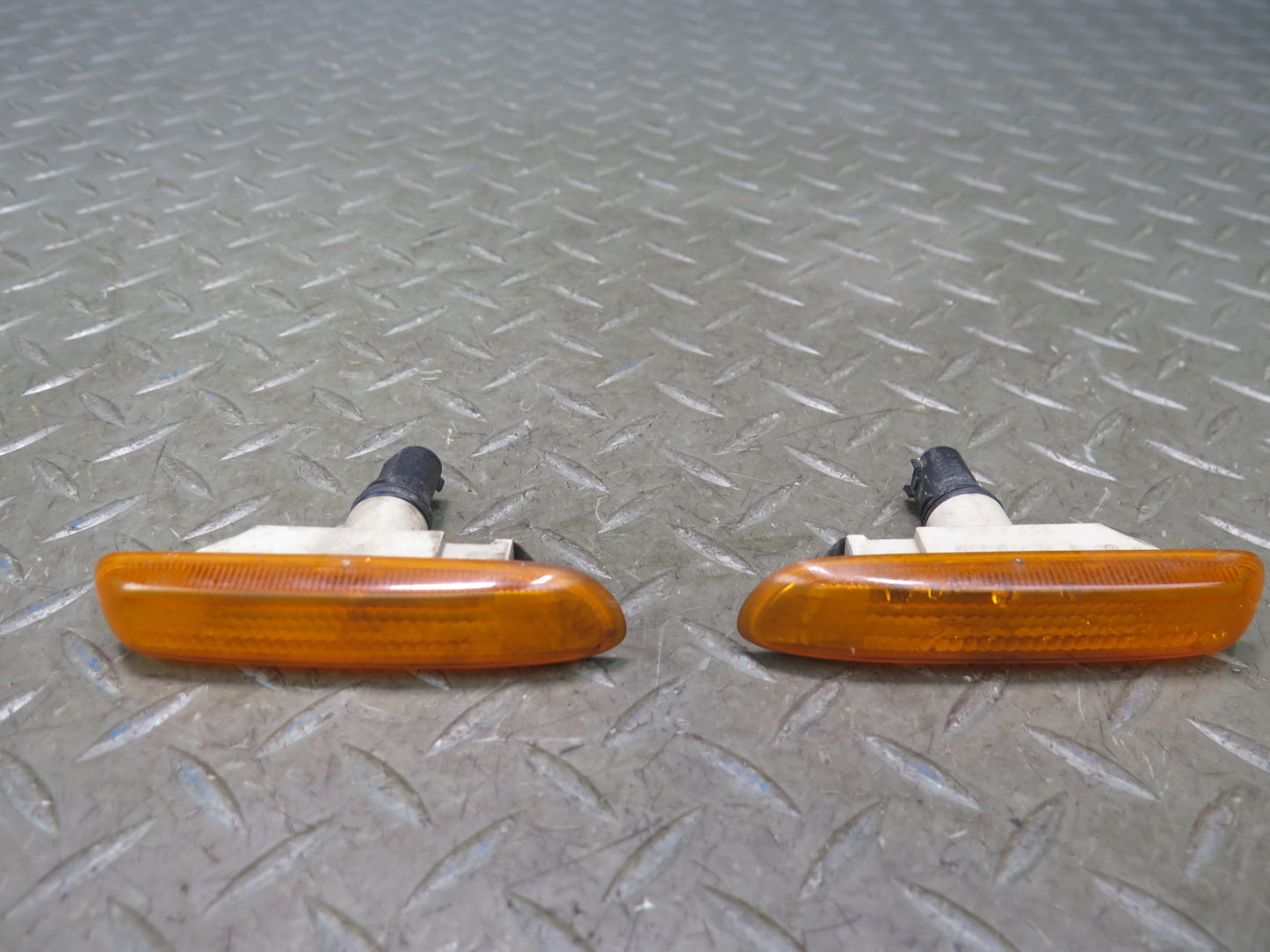 2001 BMW E46 Coupe Convertible Set of 2 Front Side Marker Light Lamp OEM