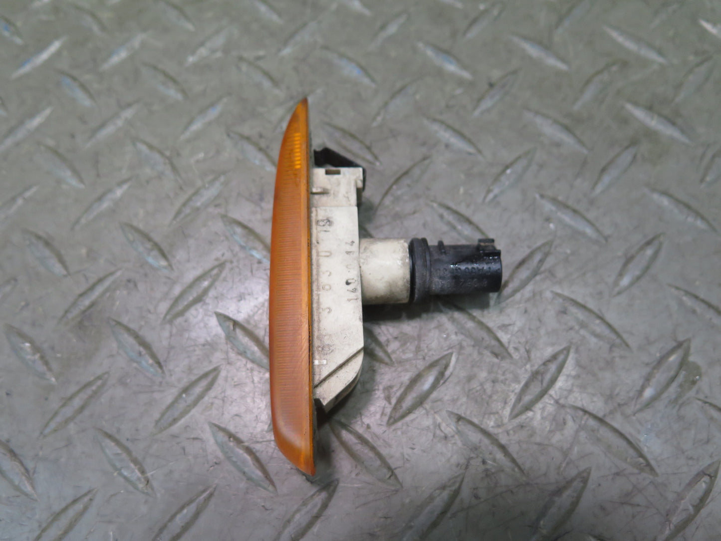 2001 BMW E46 Coupe Convertible Set of 2 Front Side Marker Light Lamp OEM