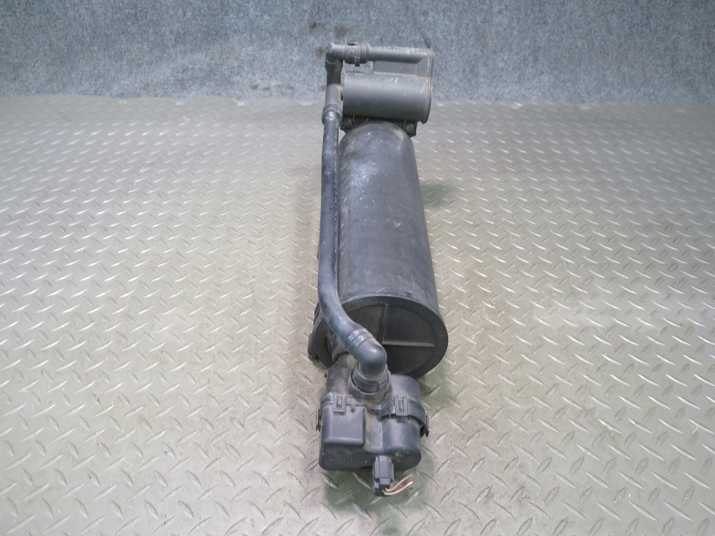 01-06 BMW E46 330Ci M54 Fuel Evap Vapor Charcoal Canister w Leak Pump OEM