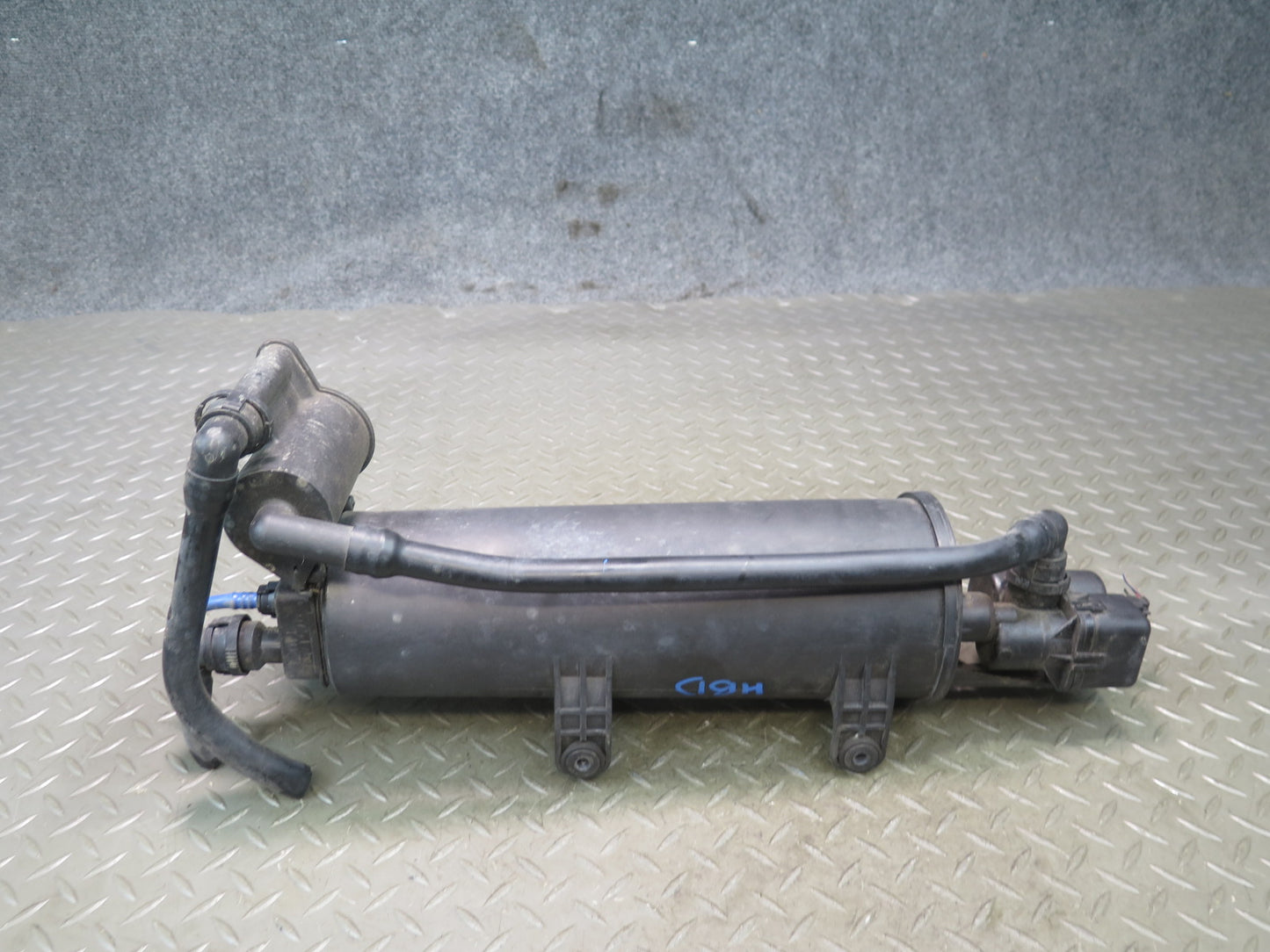 01-06 BMW E46 330Ci M54 Fuel Evap Vapor Charcoal Canister w Leak Pump OEM