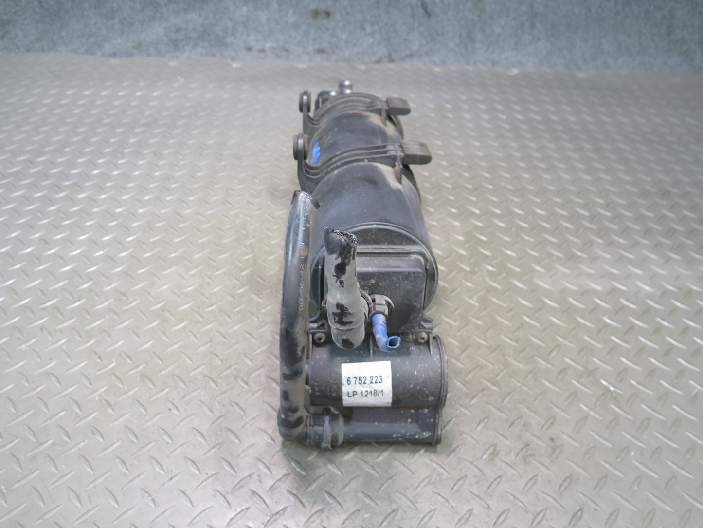 01-06 BMW E46 330Ci M54 Fuel Evap Vapor Charcoal Canister w Leak Pump OEM