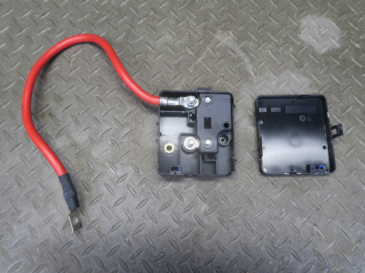 01-06 BMW E46 330Ci M54 Plus Pole Positive Battery Cable Junction Box Set OEM