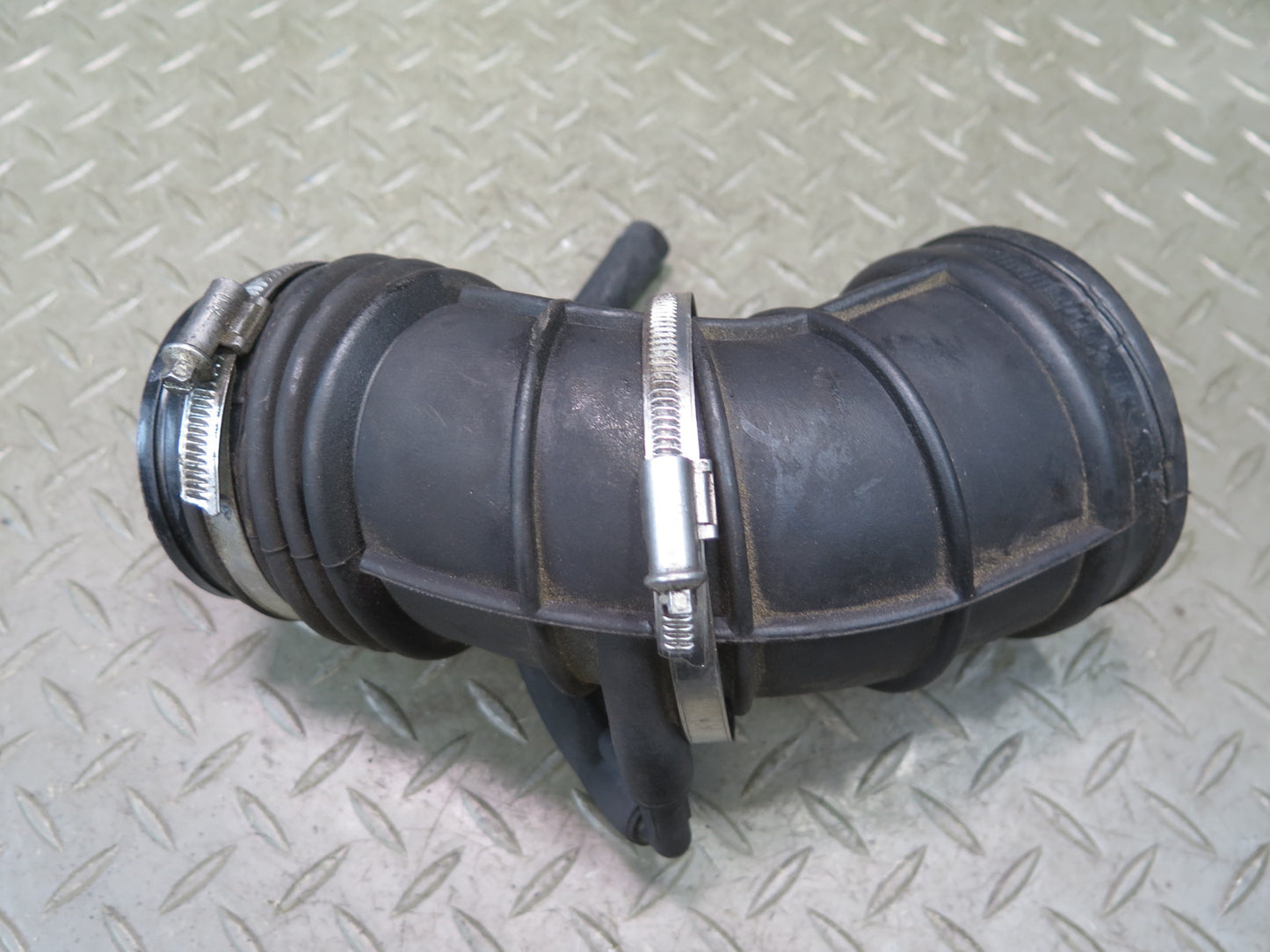 01-03 BMW E46 330Ci M54 3.0L Air Intake Duct Hose Boot Tube 1438761 OEM