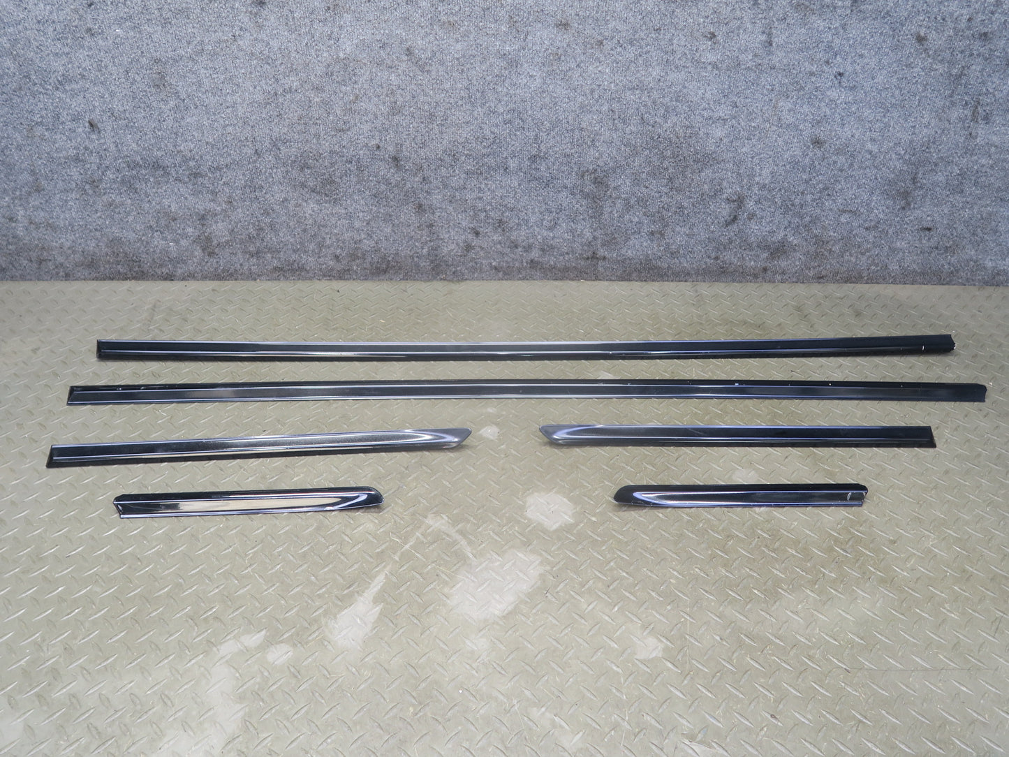 01-06 BMW E46 330Ci 2-DOOR Fender Door Rear Quarter Trim Molding Set OEM