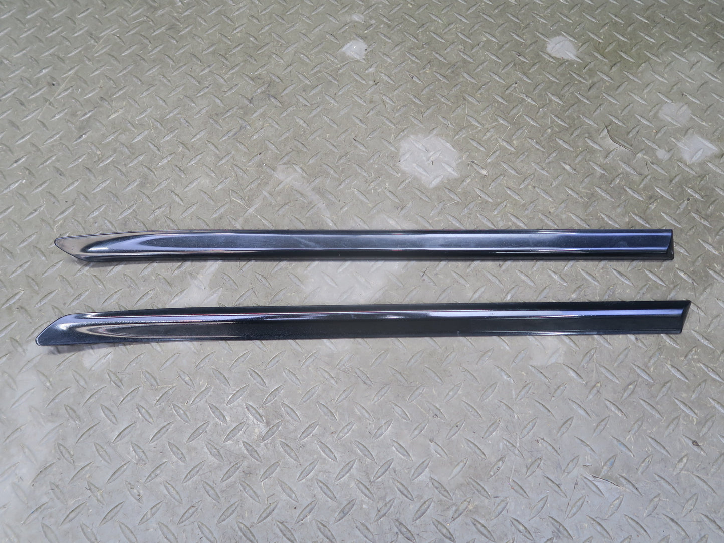 01-06 BMW E46 330Ci 2-DOOR Fender Door Rear Quarter Trim Molding Set OEM