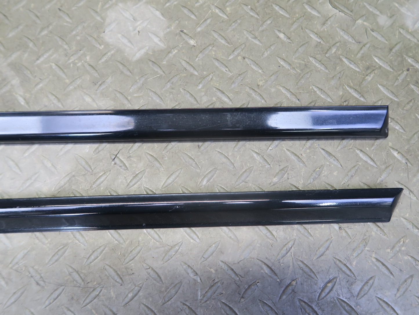 01-06 BMW E46 330Ci 2-DOOR Fender Door Rear Quarter Trim Molding Set OEM