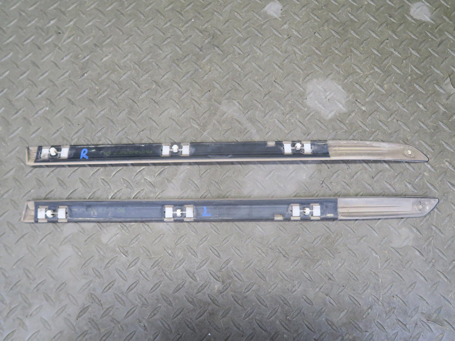 01-06 BMW E46 330Ci 2-DOOR Fender Door Rear Quarter Trim Molding Set OEM