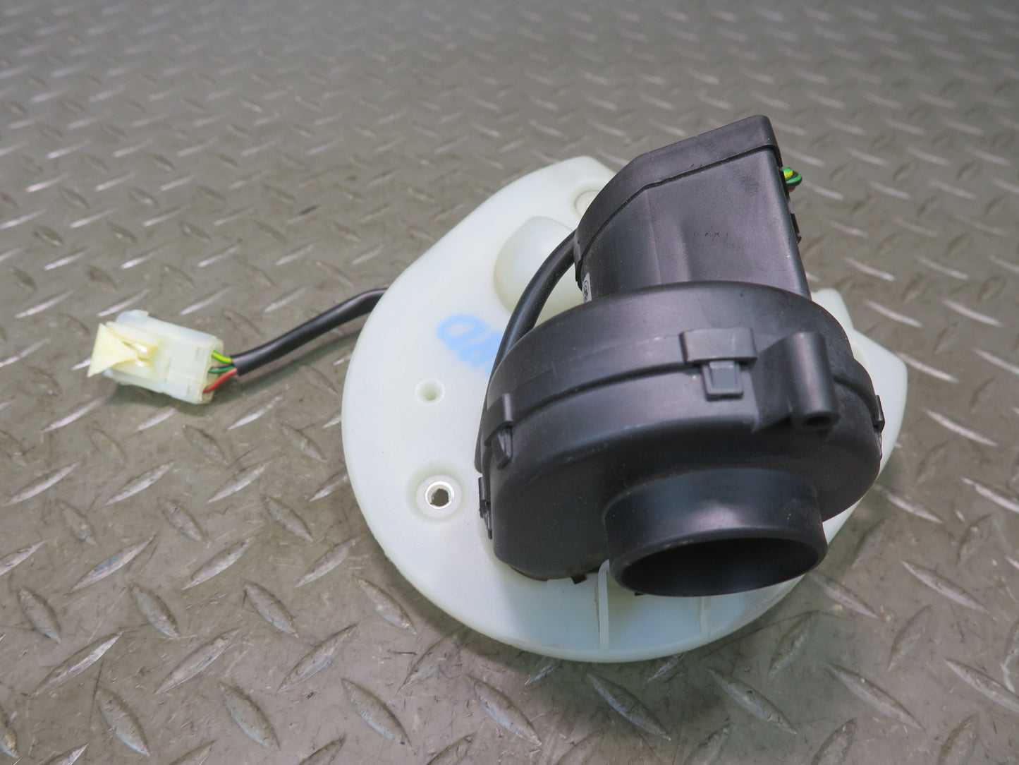 01-06 BMW E46 330Ci Engine ECU Computer Blower Motor Fan 1745182 OEM