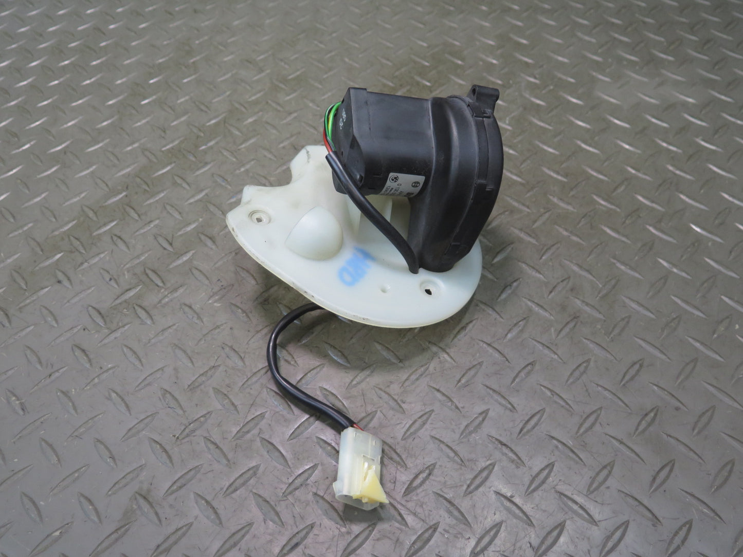 01-06 BMW E46 330Ci Engine ECU Computer Blower Motor Fan 1745182 OEM