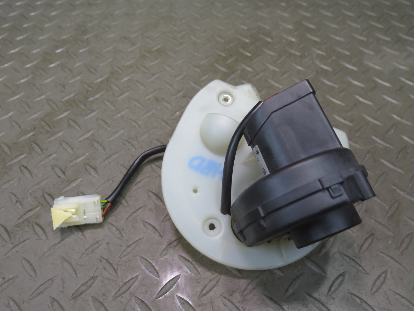 01-06 BMW E46 330Ci Engine ECU Computer Blower Motor Fan 1745182 OEM