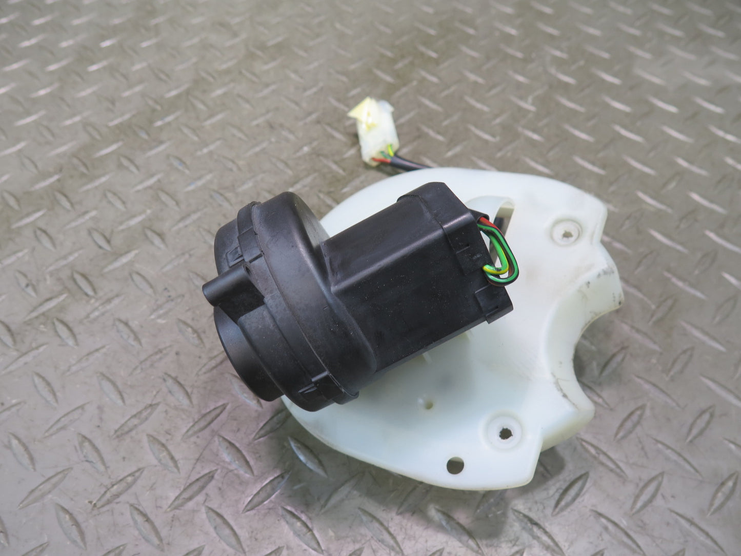 01-06 BMW E46 330Ci Engine ECU Computer Blower Motor Fan 1745182 OEM