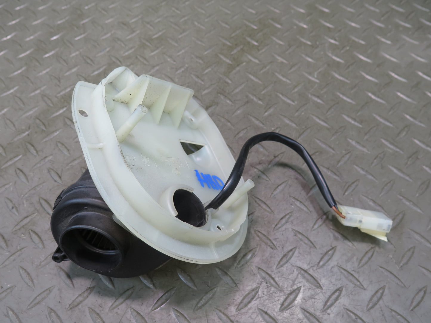 01-06 BMW E46 330Ci Engine ECU Computer Blower Motor Fan 1745182 OEM