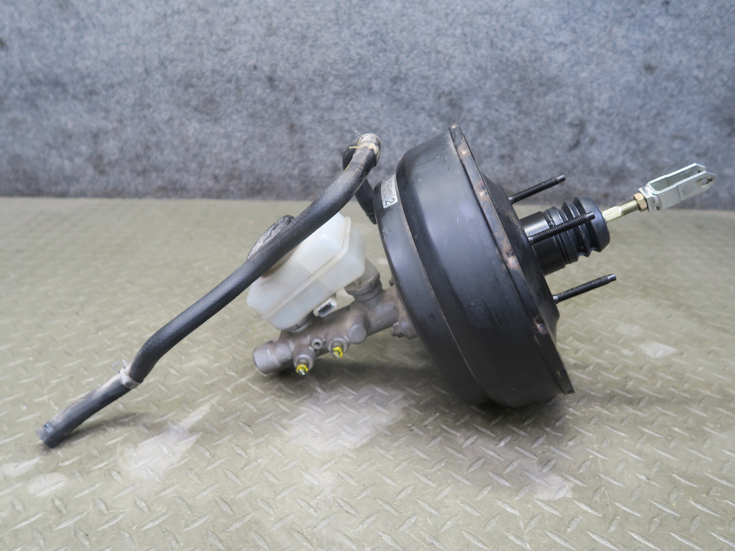 95-97 Nissan Gloria HY33 Turbo Brake Master Cylinder Booster Fluid Reservoir OEM
