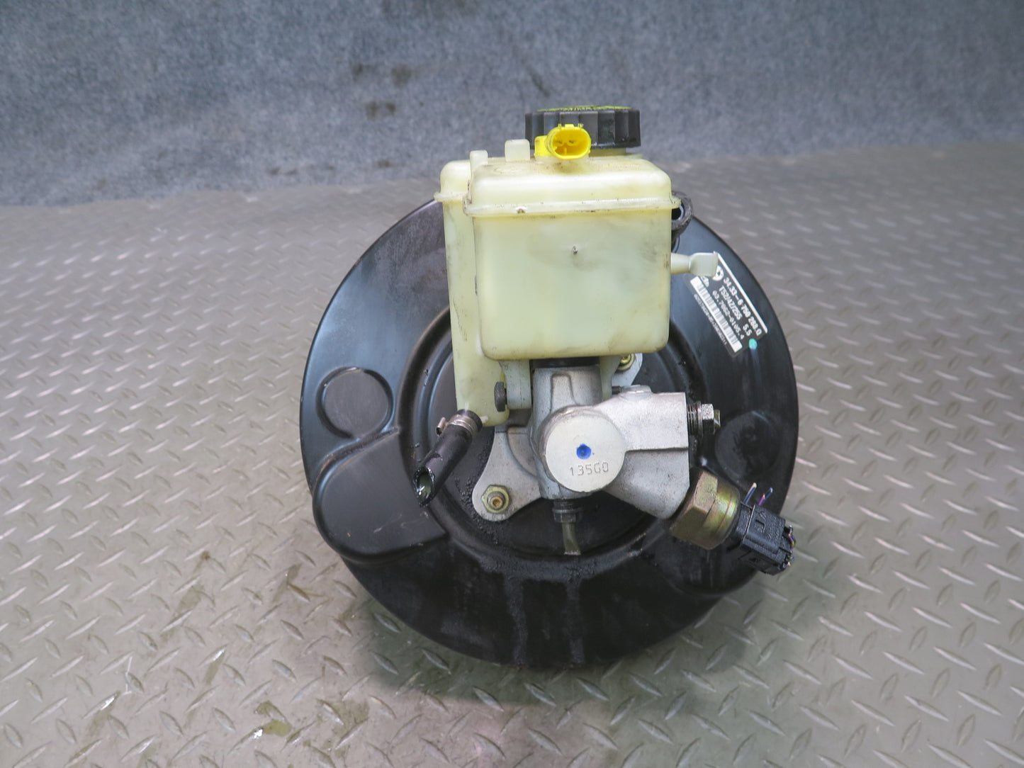 01-06 BMW E46 330Ci Brake Master Cylinder Booster Fluid Reservoir OEM