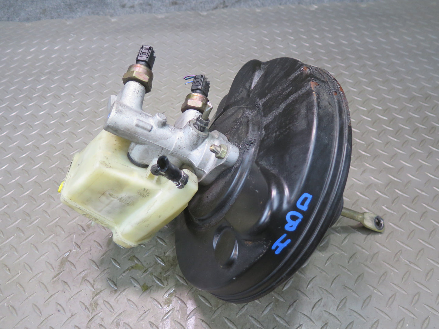 01-06 BMW E46 330Ci Brake Master Cylinder Booster Fluid Reservoir OEM