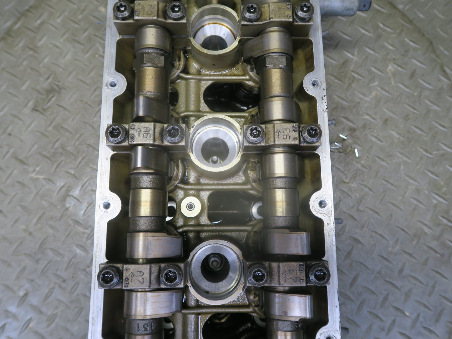 2008-2013 BMW E90 E92 E93 M3 S65 Engine Left Driver Side Cylinder Head Assembly