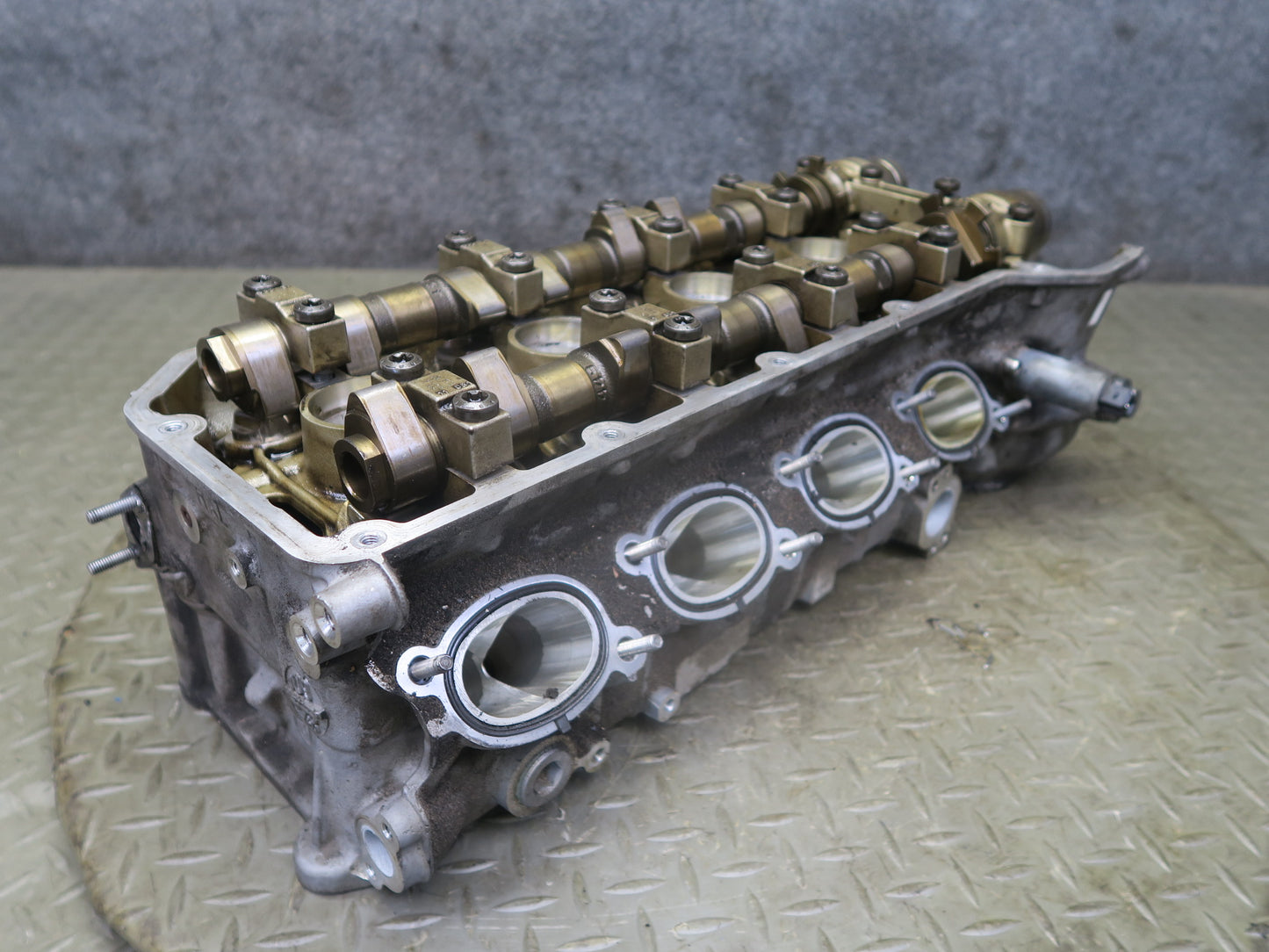 2008-2013 BMW E90 E92 E93 M3 S65 Engine Left Driver Side Cylinder Head Assembly