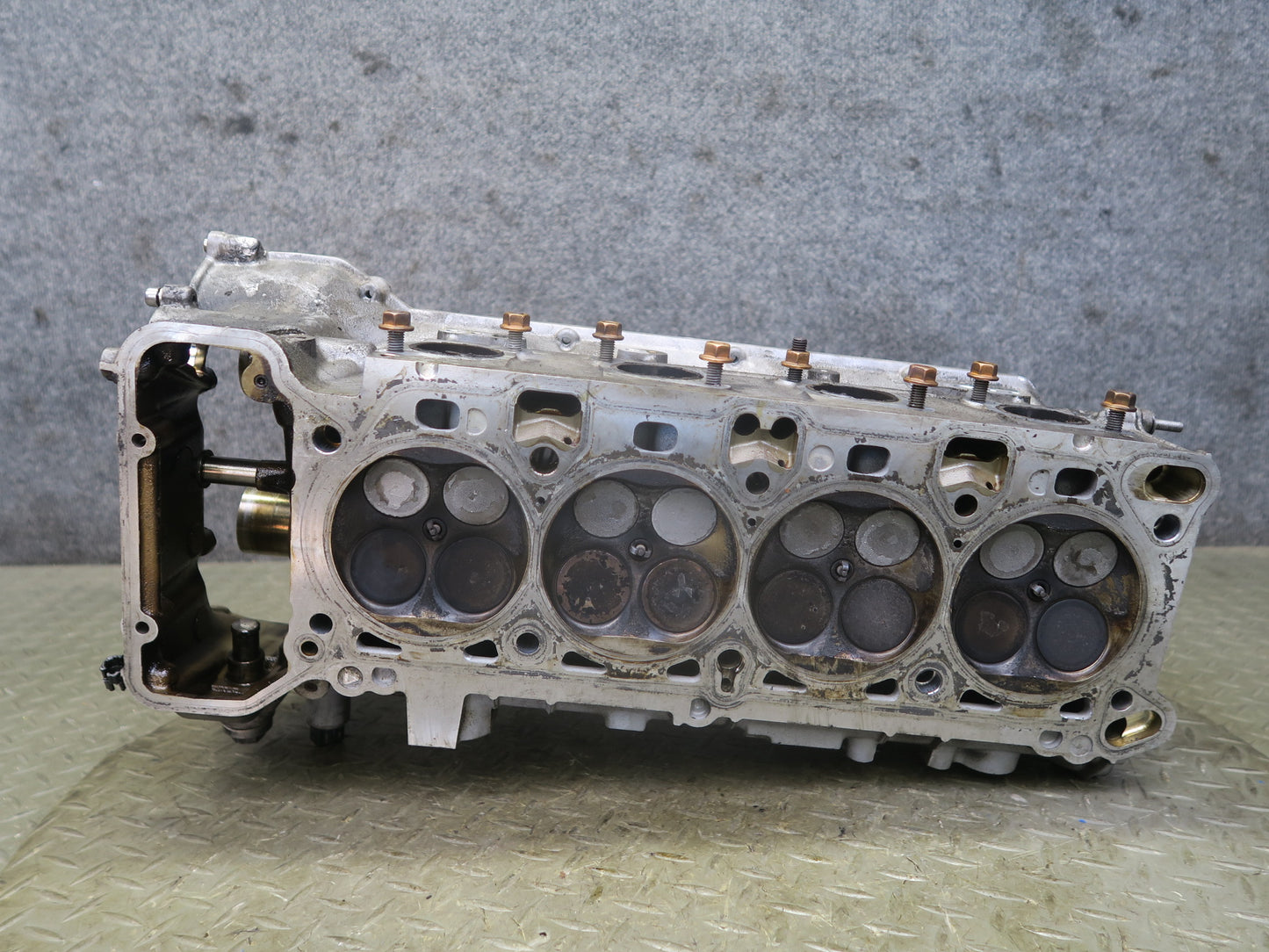 2008-2013 BMW E90 E92 E93 M3 S65 Engine Left Driver Side Cylinder Head Assembly