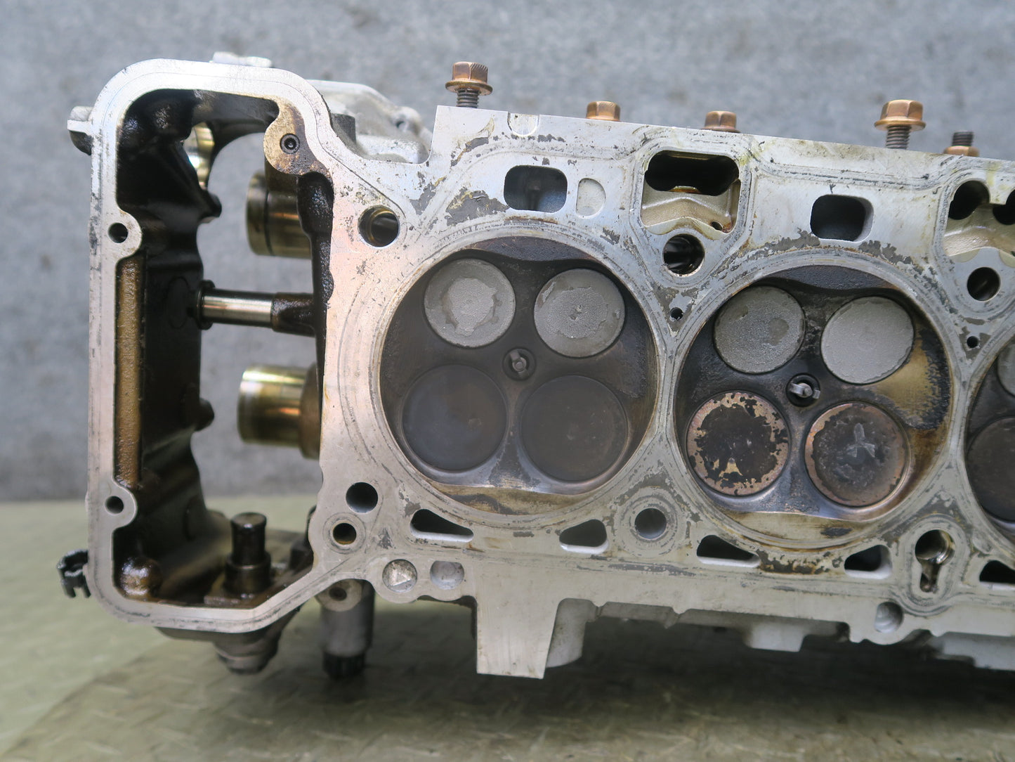 2008-2013 BMW E90 E92 E93 M3 S65 Engine Left Driver Side Cylinder Head Assembly