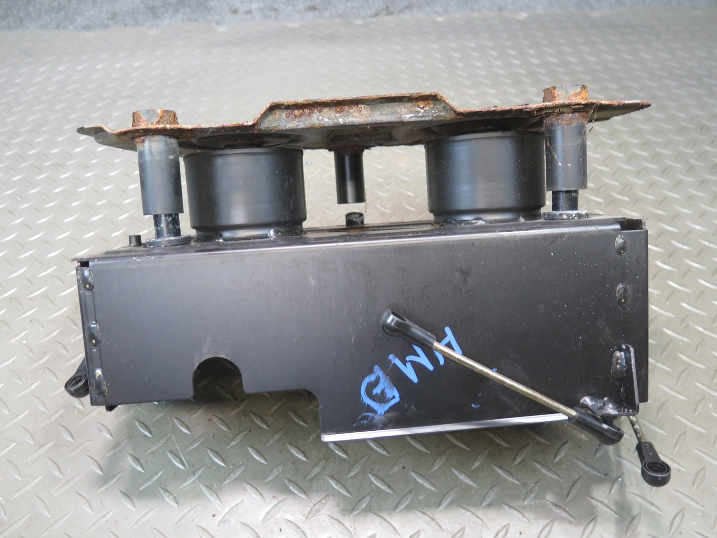 01-06 BMW E46 330Ci Convertible Battery Tray Vibration Absorber Bracket OEM