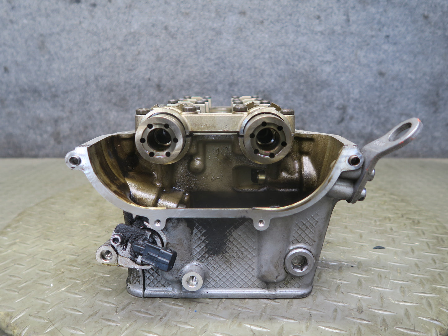 2008-2013 BMW E90 E92 E93 M3 S65 Engine Right Pass Side Cylinder Head Assembly