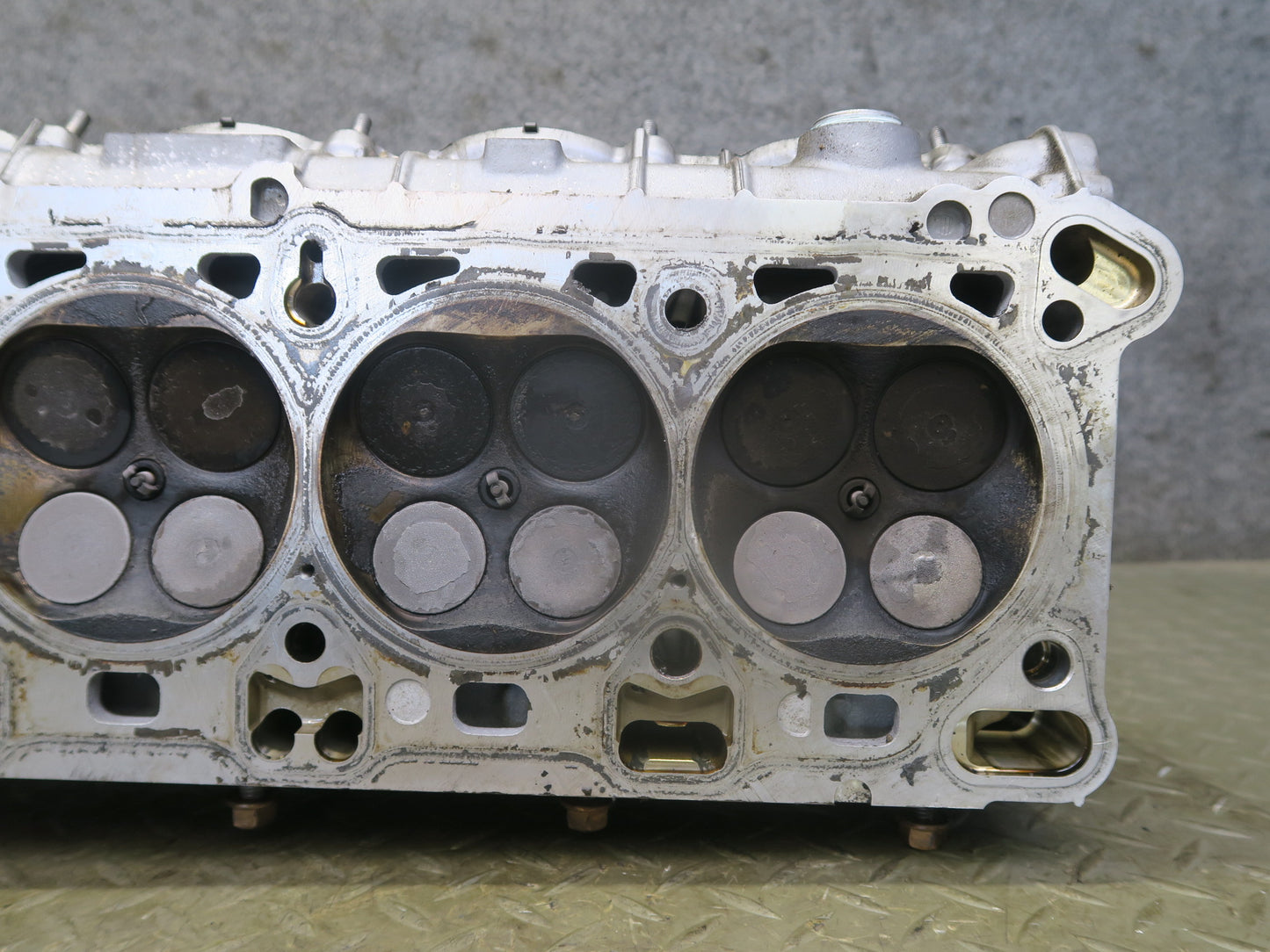 2008-2013 BMW E90 E92 E93 M3 S65 Engine Right Pass Side Cylinder Head Assembly