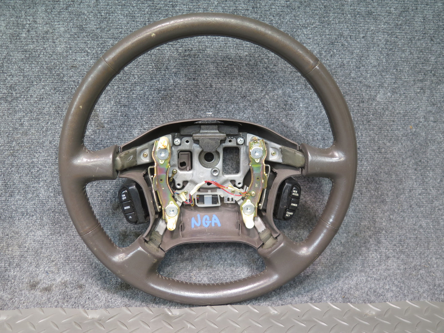 95-97 Nissan Gloria HY33 3.0L VIP Leather Steering w Cruise Switches Brown OEM