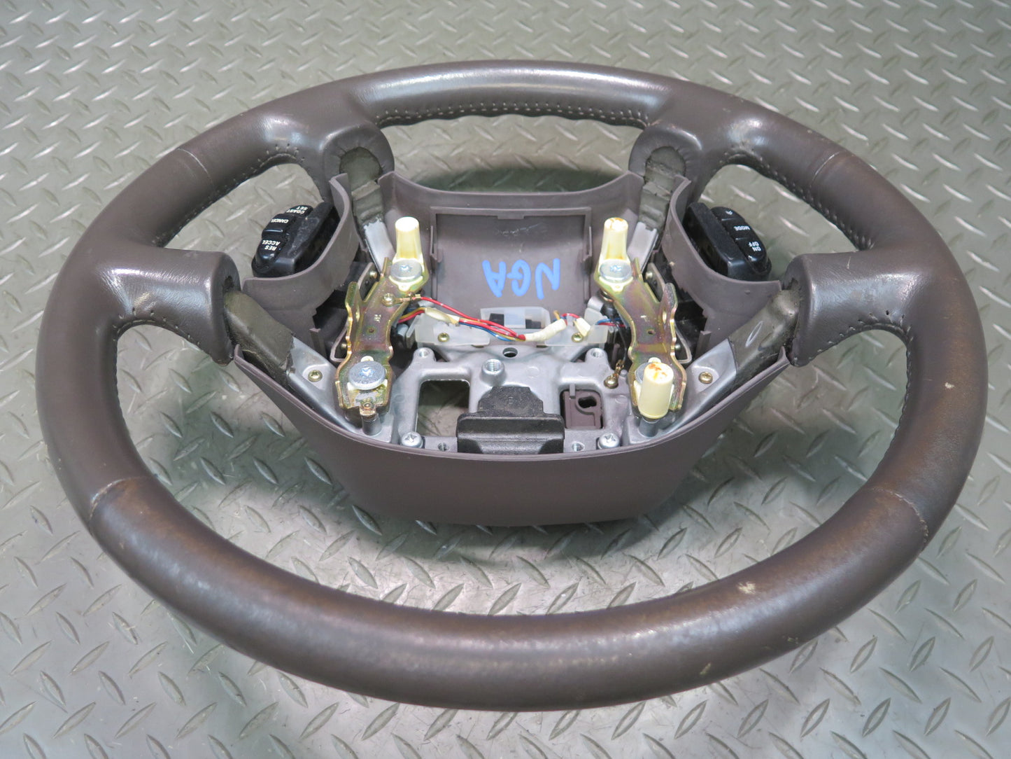 95-97 Nissan Gloria HY33 3.0L VIP Leather Steering w Cruise Switches Brown OEM