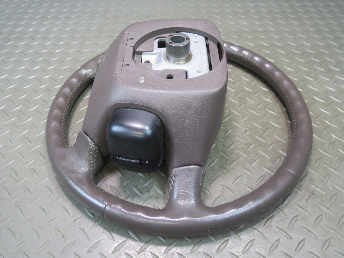 95-97 Nissan Gloria HY33 3.0L VIP Leather Steering w Cruise Switches Brown OEM