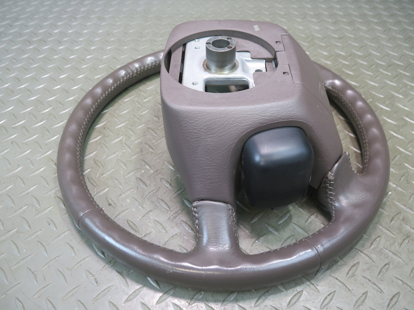 95-97 Nissan Gloria HY33 3.0L VIP Leather Steering w Cruise Switches Brown OEM