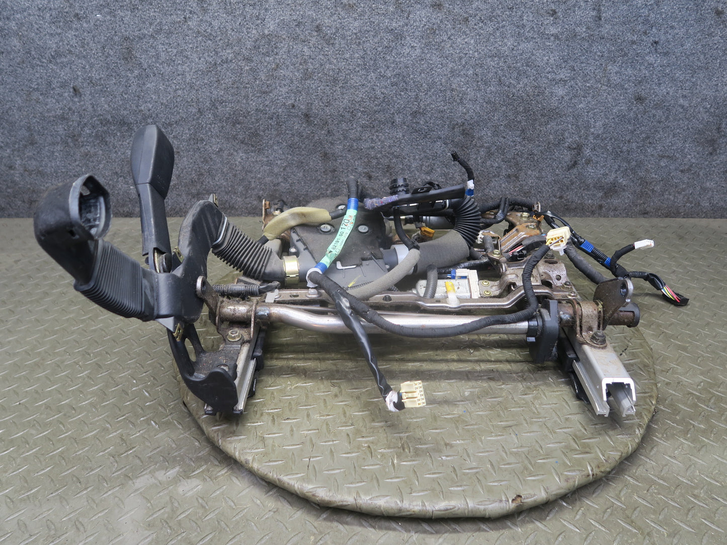 04-06 Lexus UCF30L LS430 Front Right Passenger Seat Track Rail Frame OEM