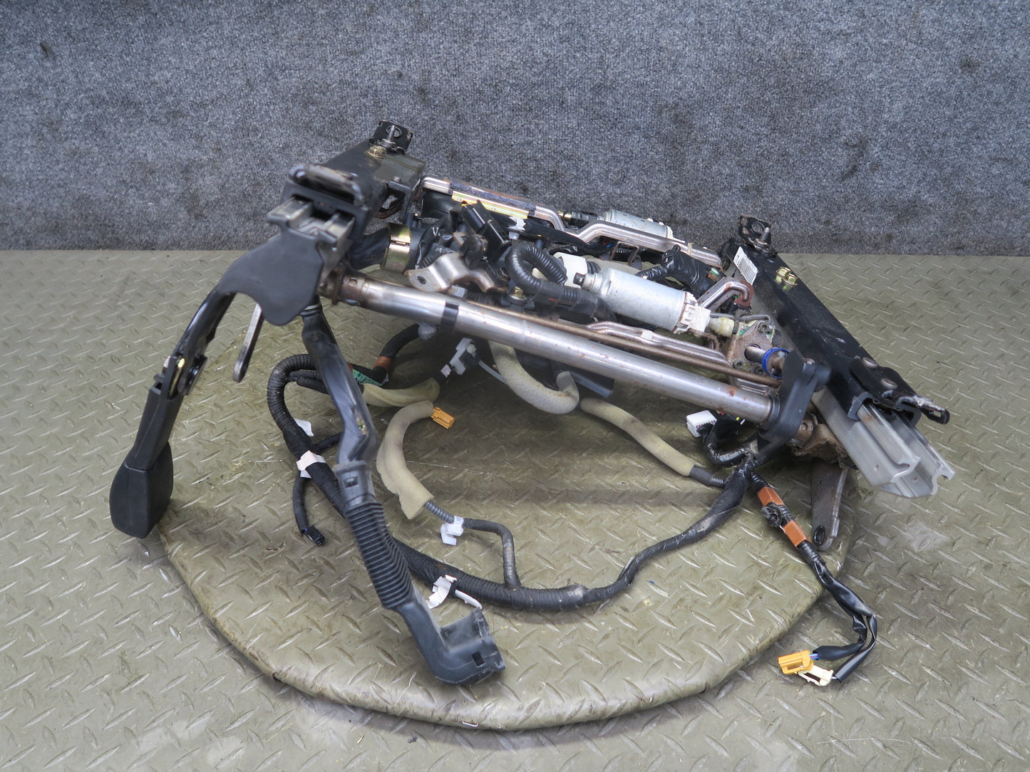 04-06 Lexus UCF30L LS430 Front Left Driver Seat Track Rail Frame OEM