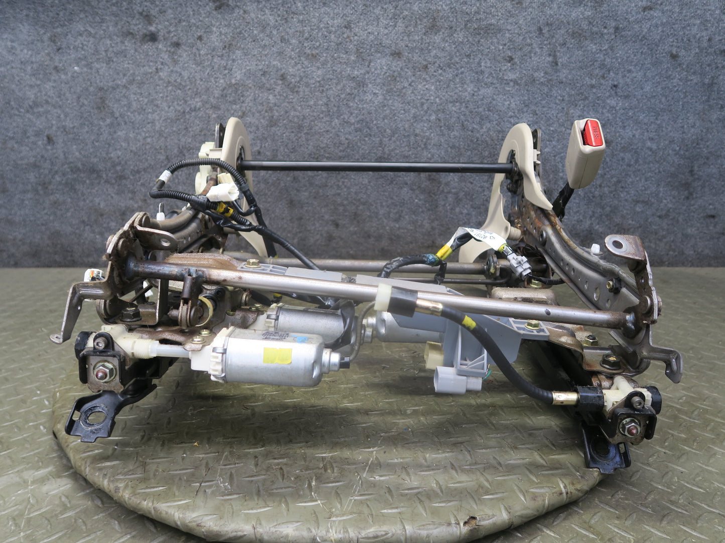 2003-2007 Lexus LX470 Front Right Passenger Side Lower Seat Track Frame W/ Motor