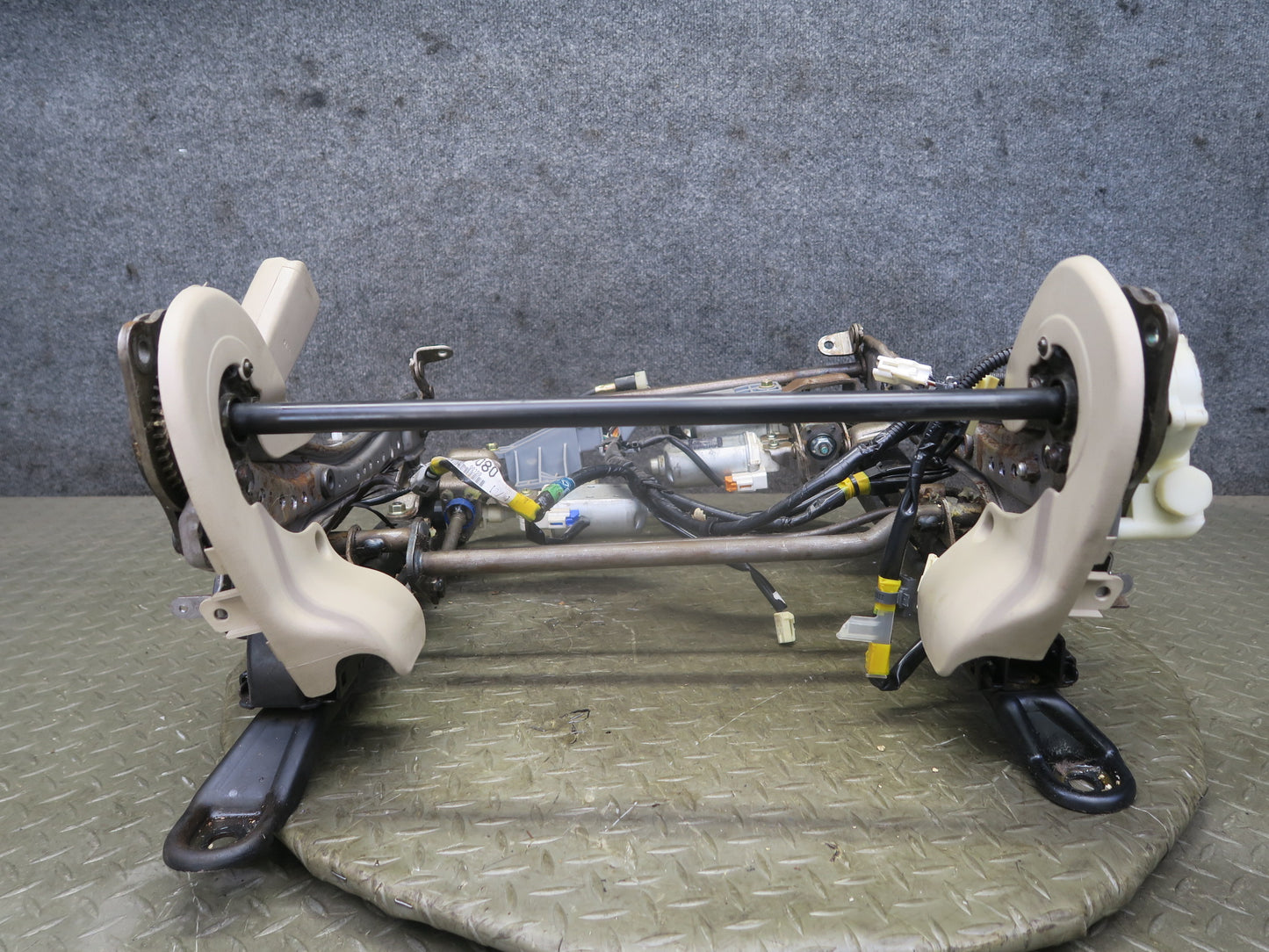 2003-2007 Lexus LX470 Front Right Passenger Side Lower Seat Track Frame W/ Motor