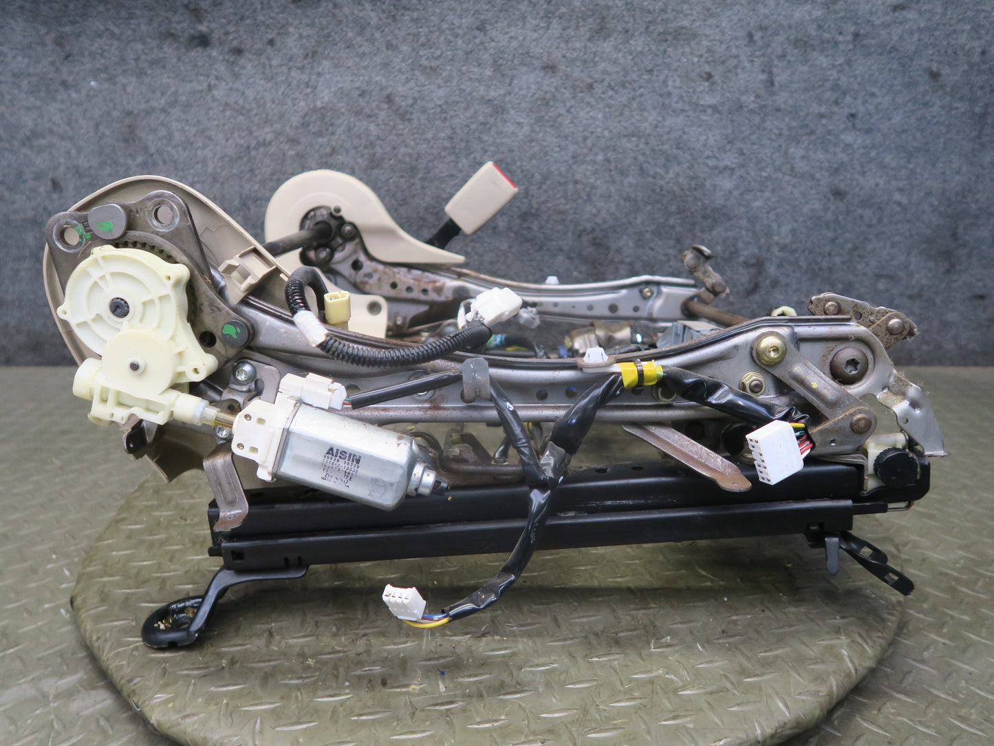 2003-2007 Lexus LX470 Front Right Passenger Side Lower Seat Track Frame W/ Motor