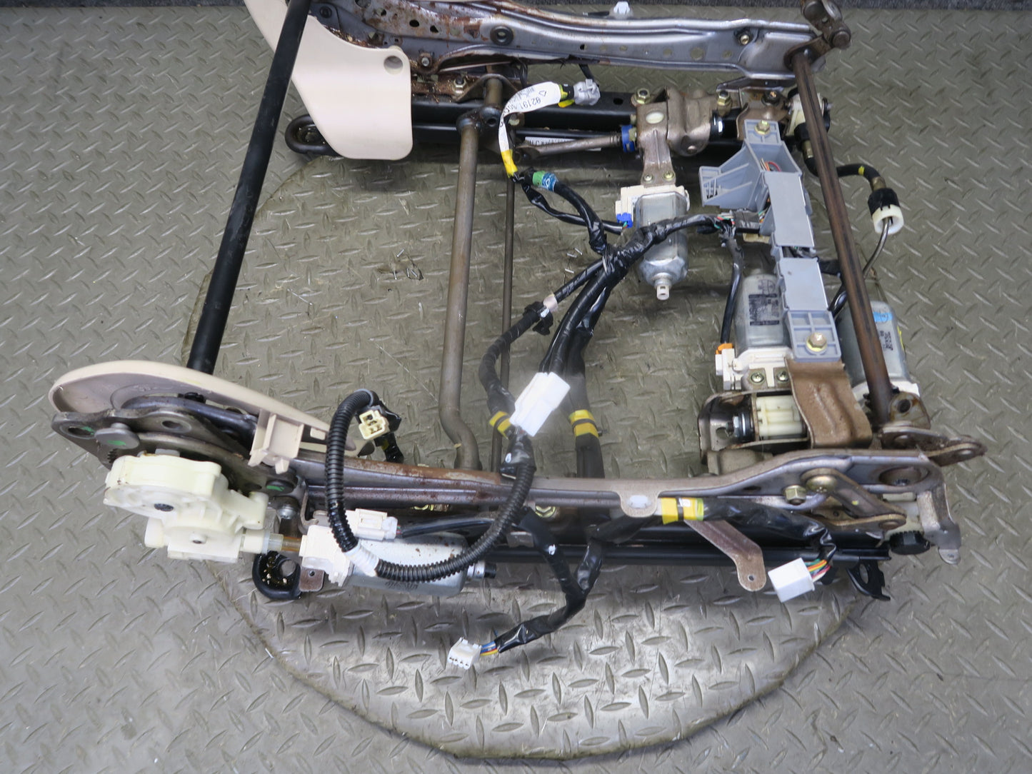 2003-2007 Lexus LX470 Front Right Passenger Side Lower Seat Track Frame W/ Motor
