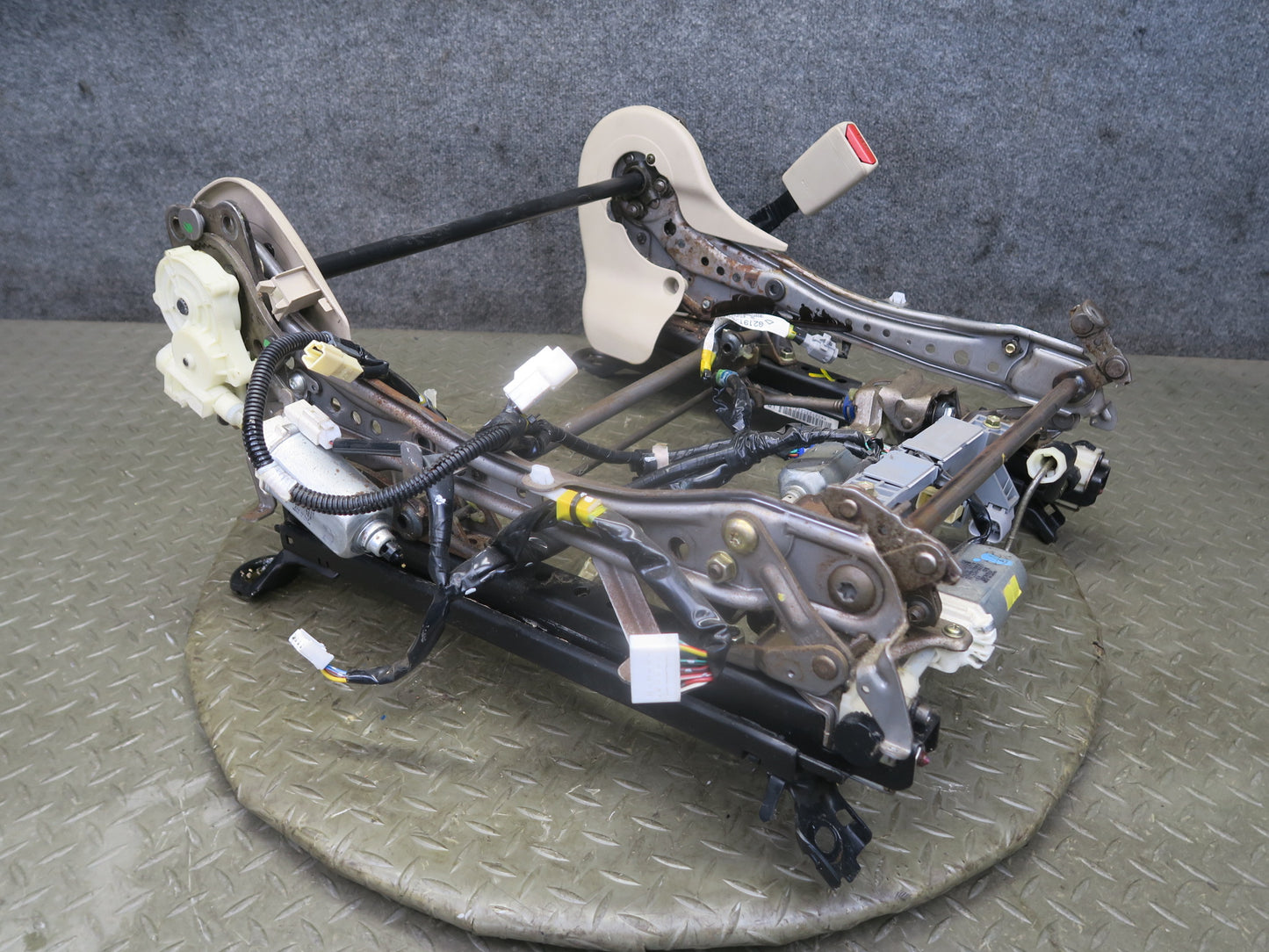 2003-2007 Lexus LX470 Front Right Passenger Side Lower Seat Track Frame W/ Motor