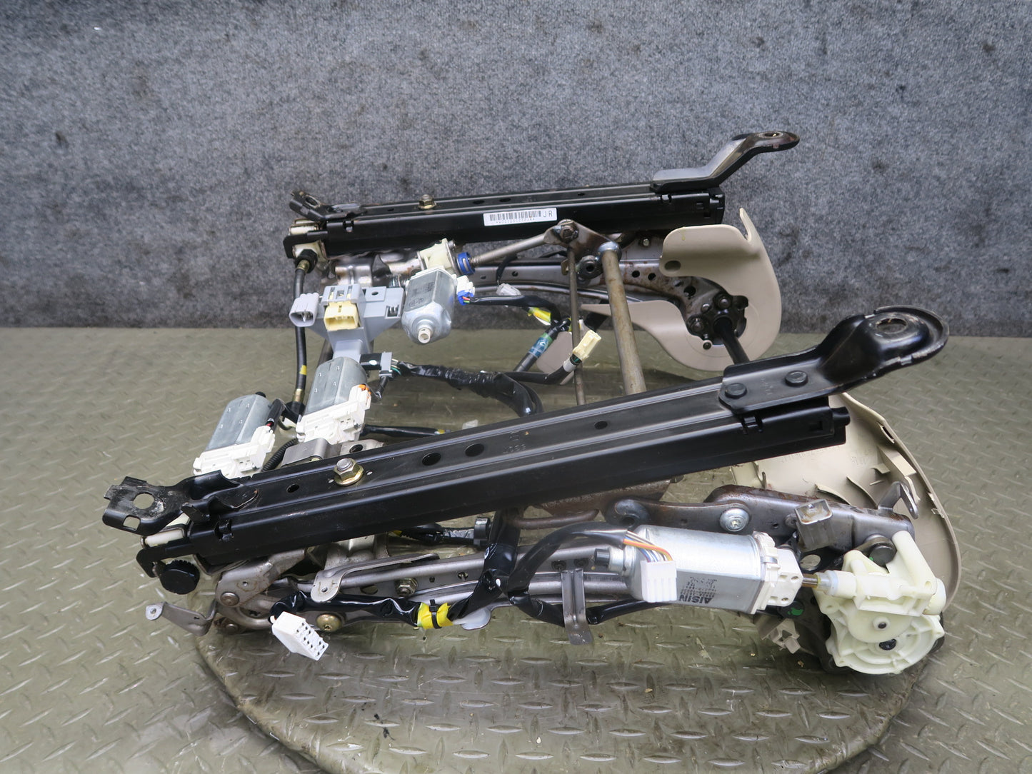 2003-2007 Lexus LX470 Front Right Passenger Side Lower Seat Track Frame W/ Motor