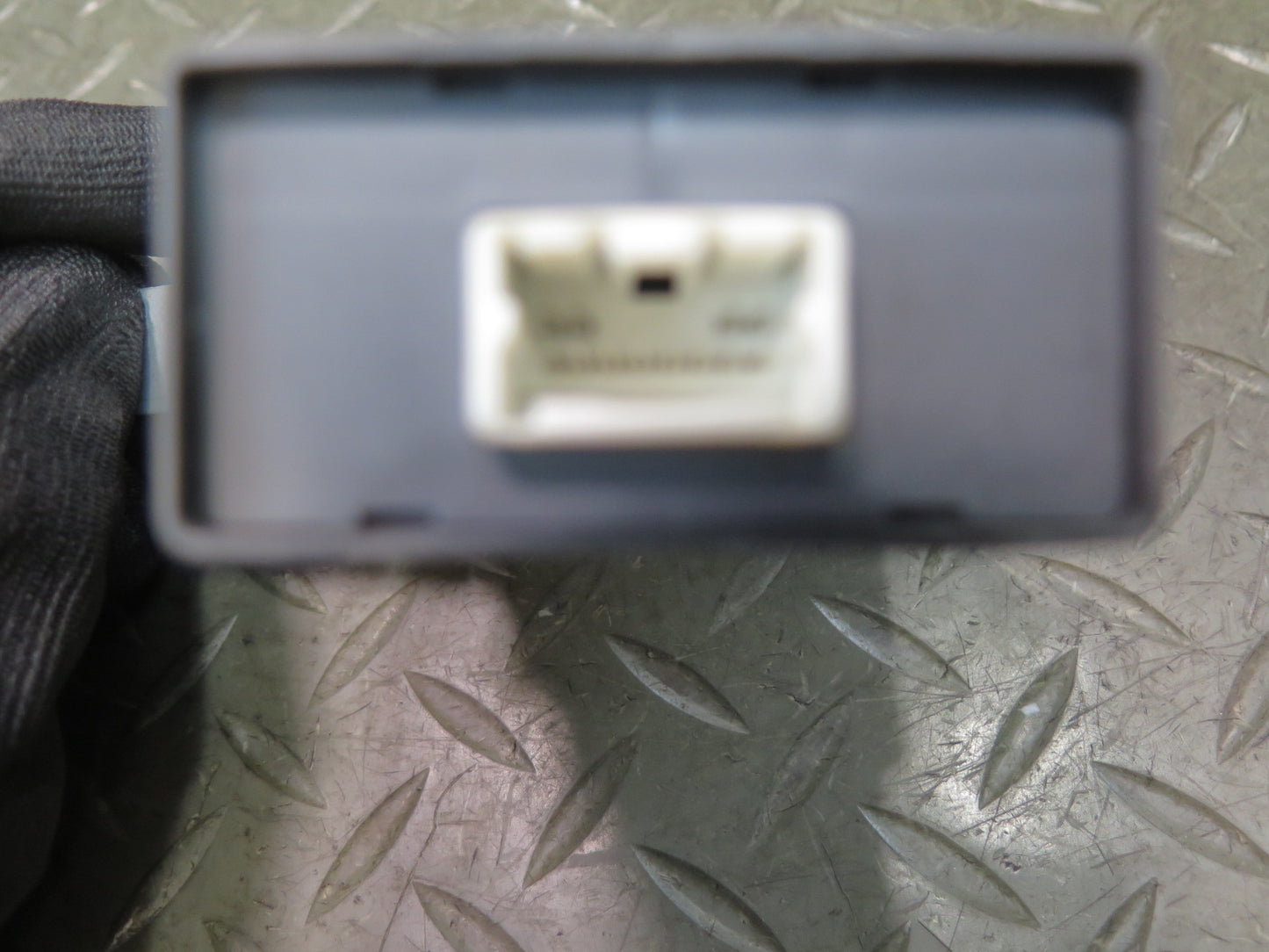 95-97 Nissan Gloria HY33 Shift Lock Control Module 28540-4P000 OEM