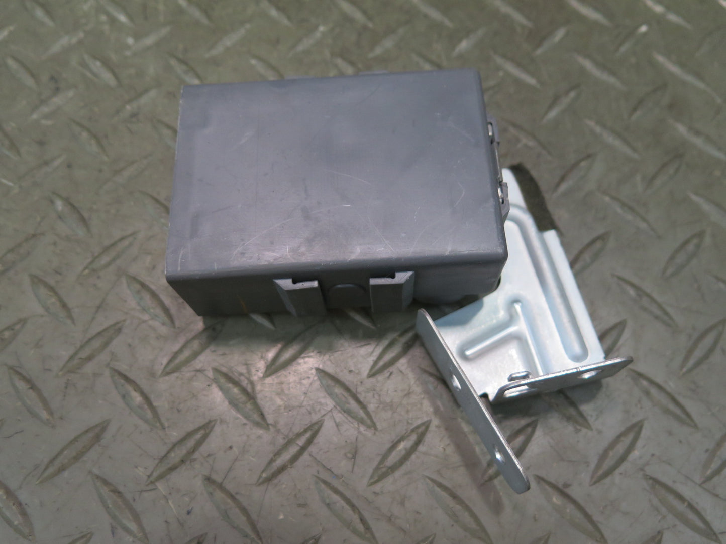 95-97 Nissan Gloria HY33 Shift Lock Control Module 28540-4P000 OEM