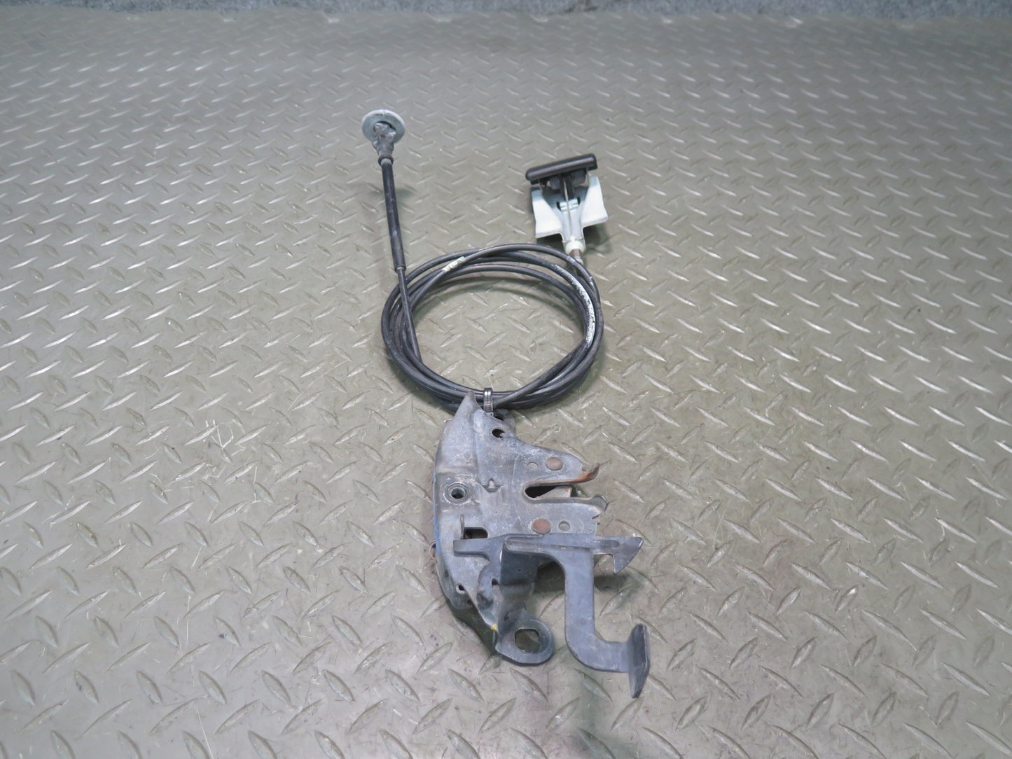 95-97 Nissan Gloria HY33 Front Hood Lock Latch w Cable & Release Handle OEM