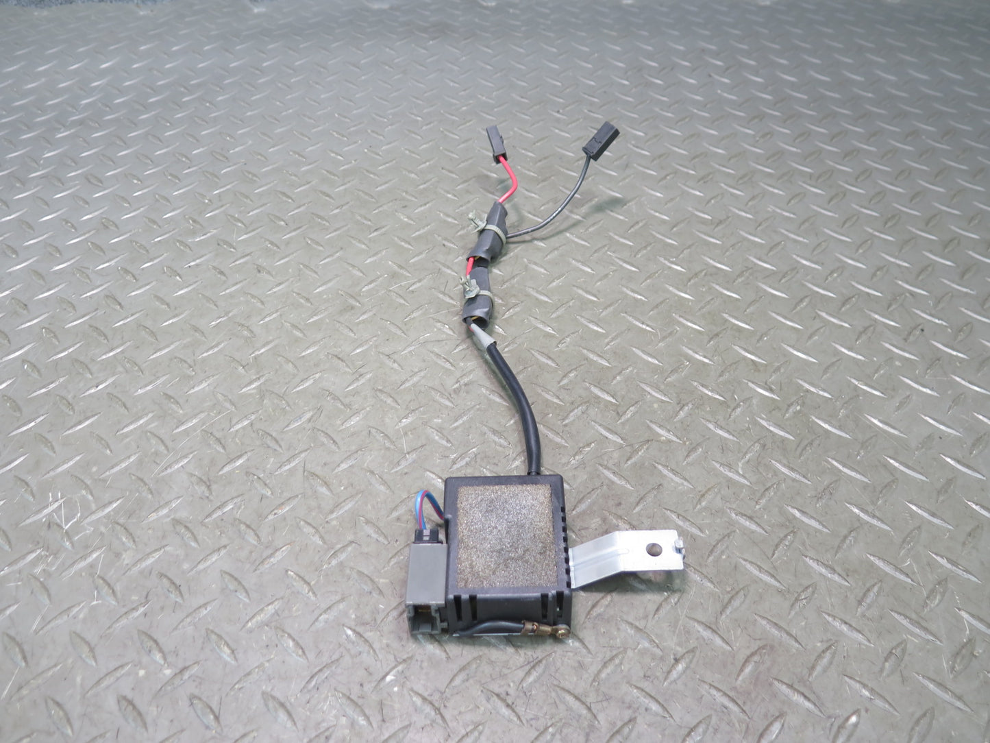 95-97 Nissan Gloria Cedric HY33 Audio Radio Antenna Amplifier OEM