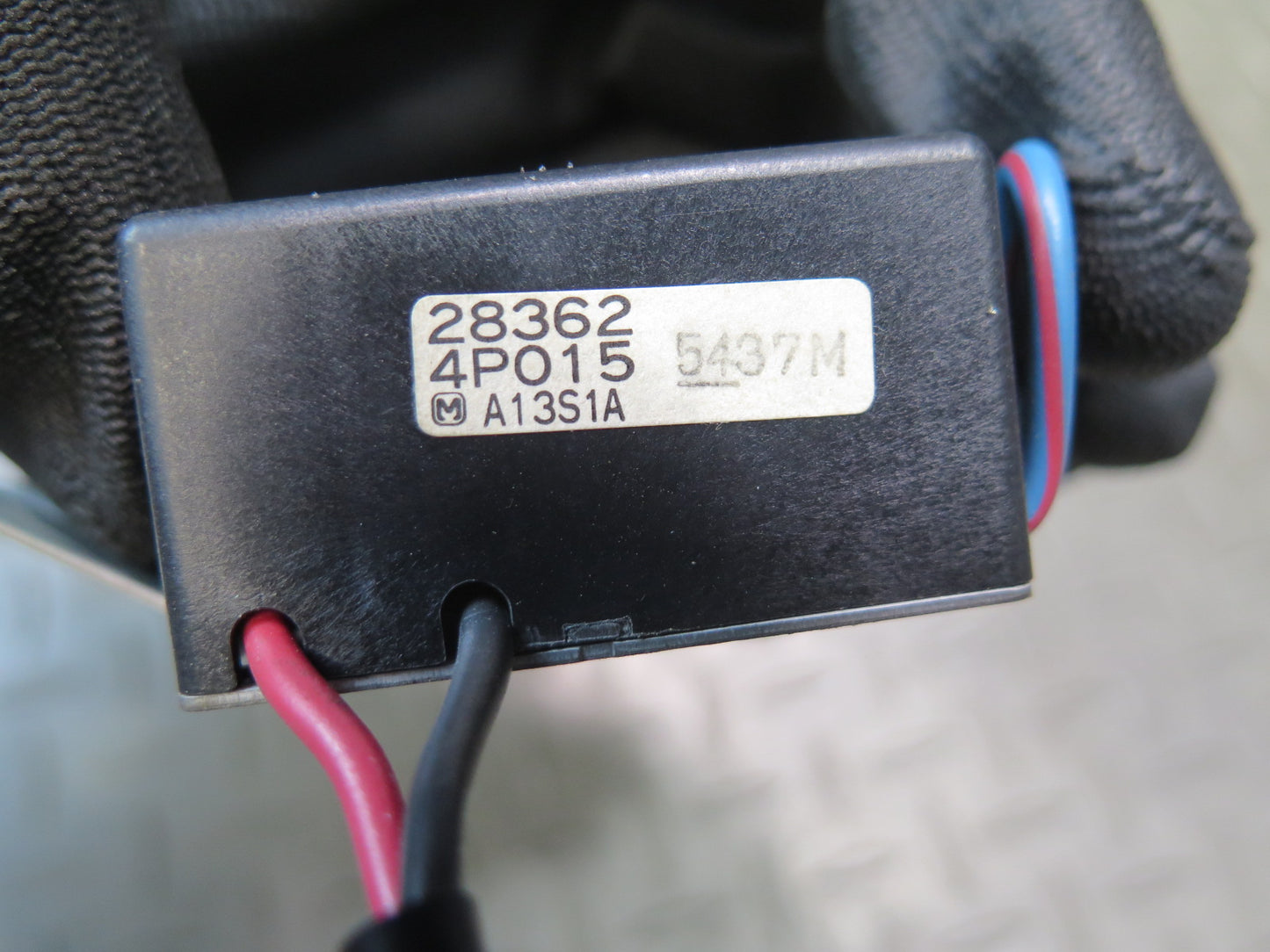 95-97 Nissan Gloria Cedric HY33 Audio Radio Antenna Amplifier OEM