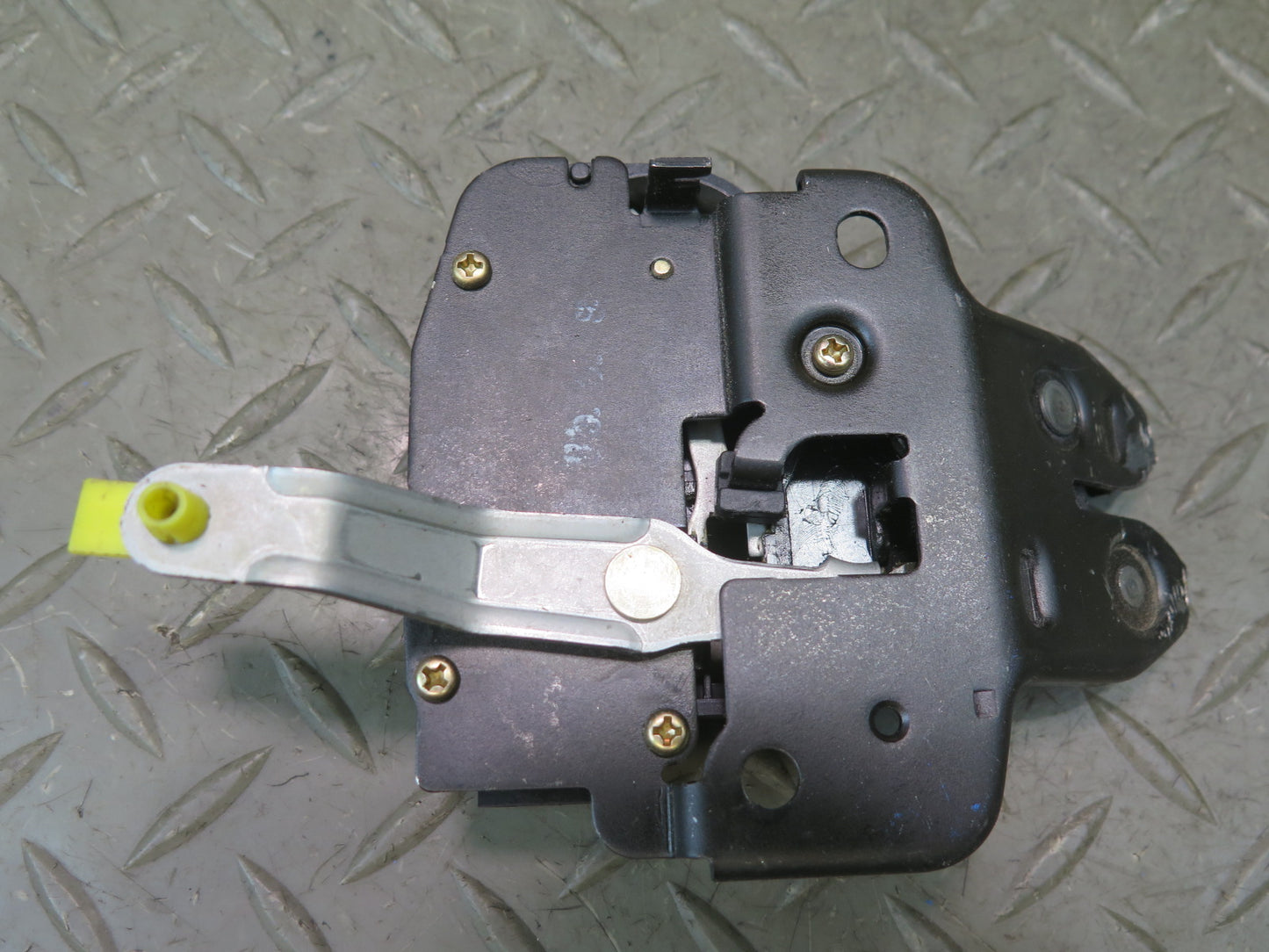 95-97 Nissan Gloria HY33 Rear Trunk Lock Latch Actuator & Latch Striker Set OEM