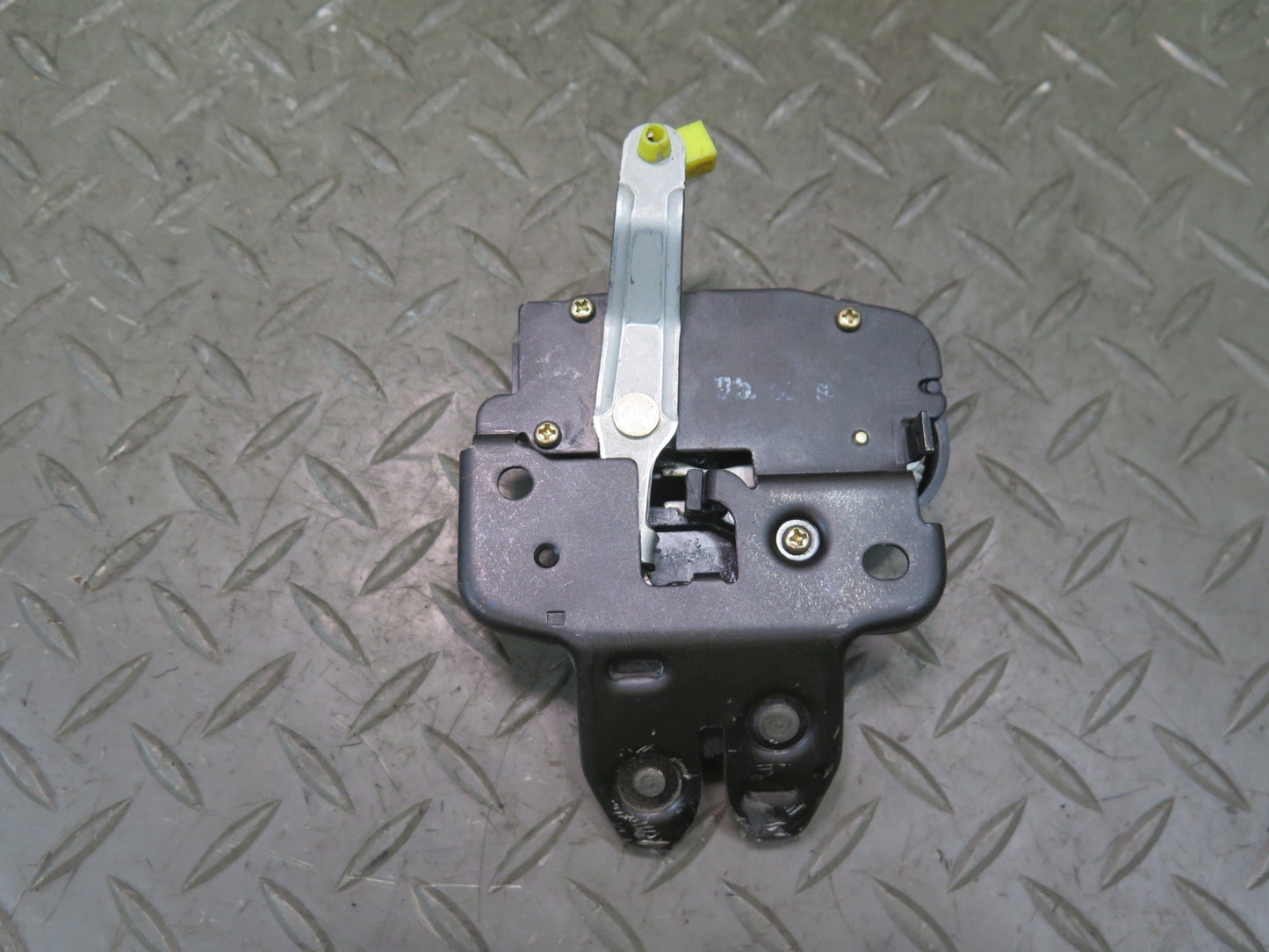 95-97 Nissan Gloria HY33 Rear Trunk Lock Latch Actuator & Latch Striker Set OEM