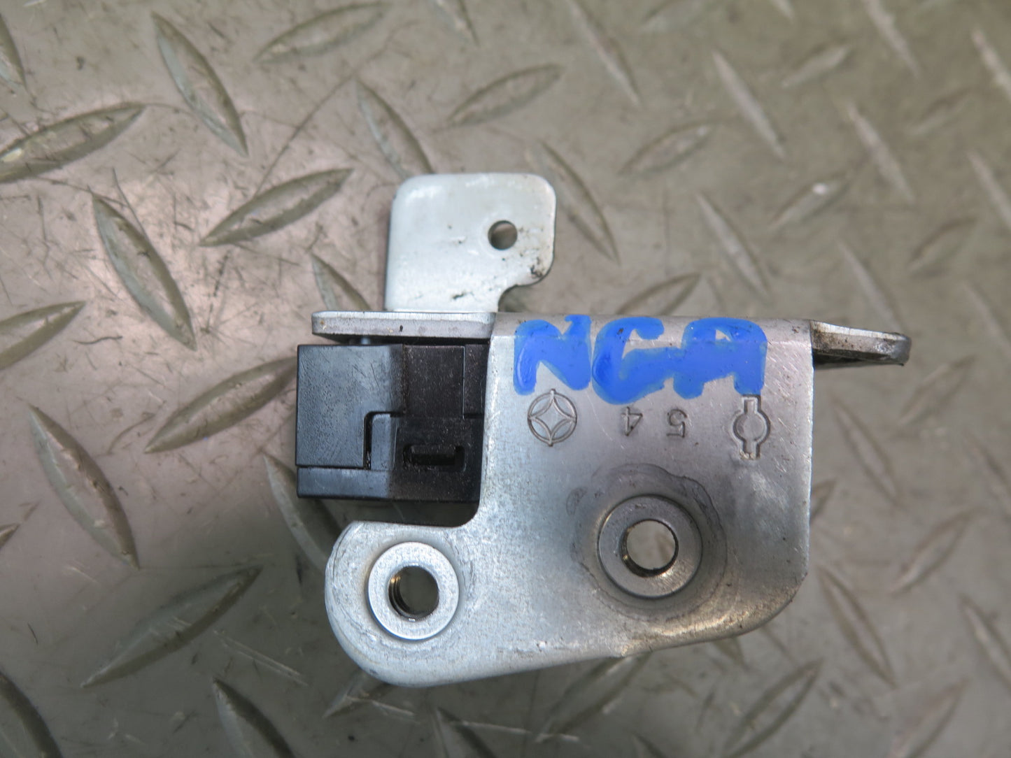 95-97 Nissan Gloria HY33 Rear Trunk Lock Latch Actuator & Latch Striker Set OEM