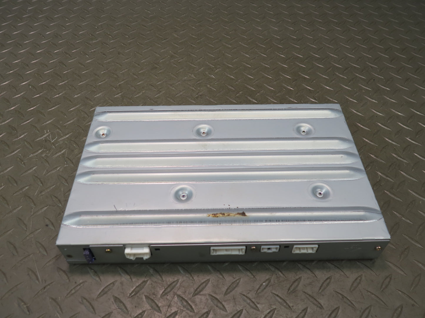95-97 Nissan Gloria HY33 Audio Amplifier AMP 28330-4P000 OEM